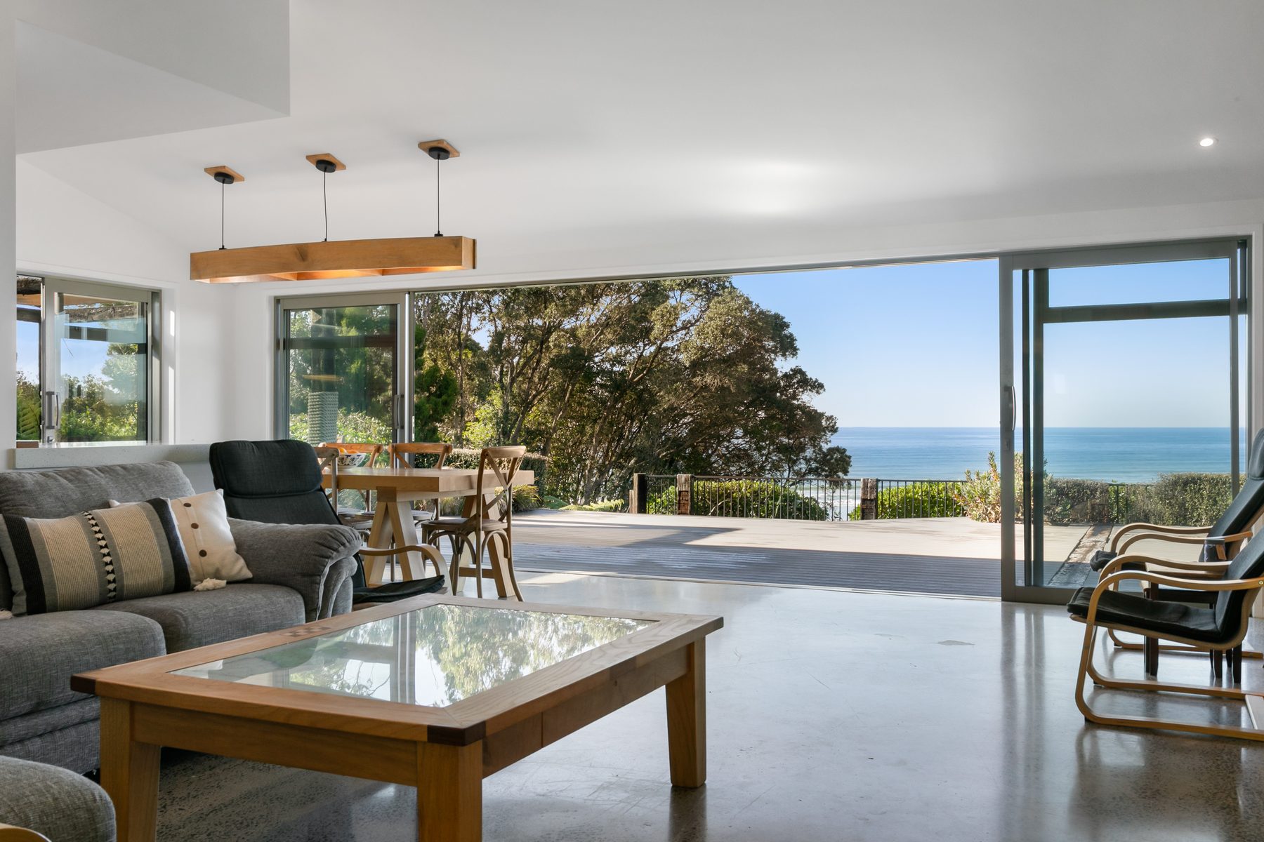 Property view at 2 West Street, photograph 11.
