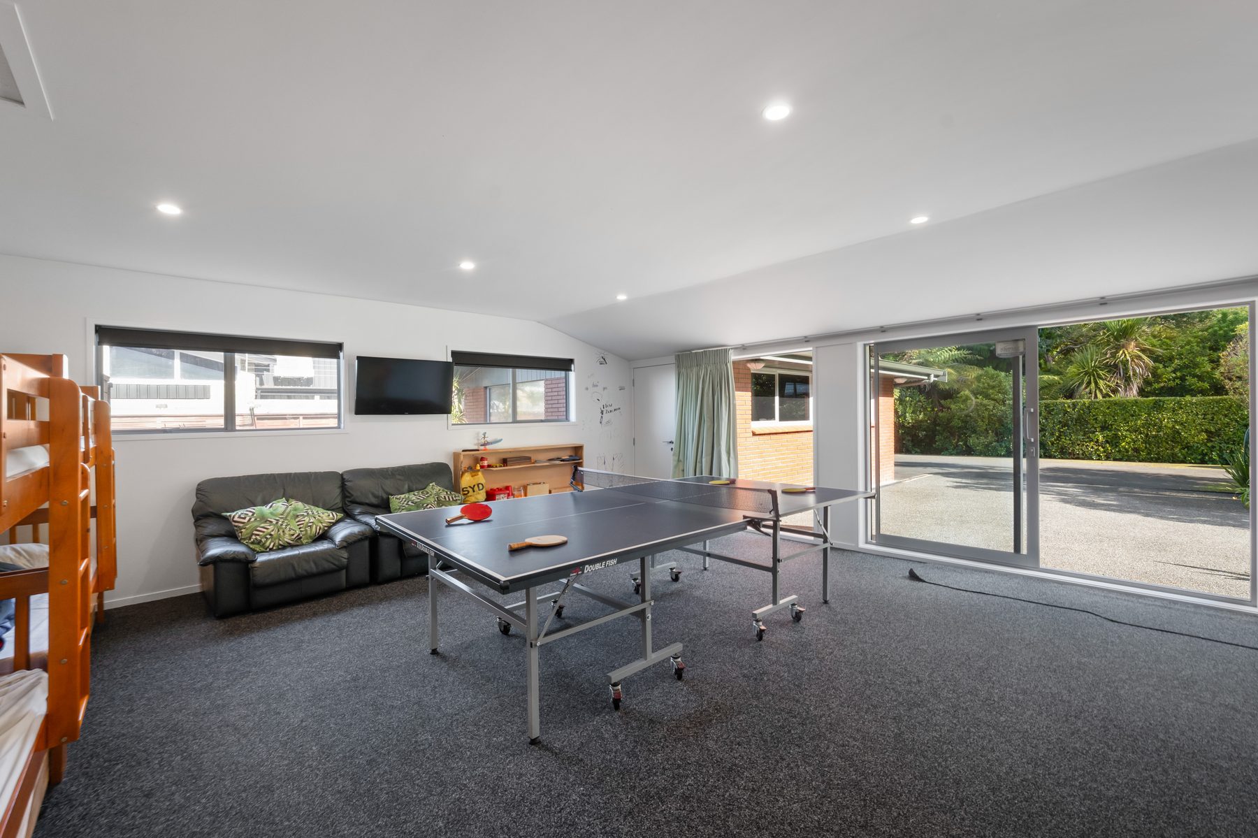 Property view at 2 West Street, photograph 17.